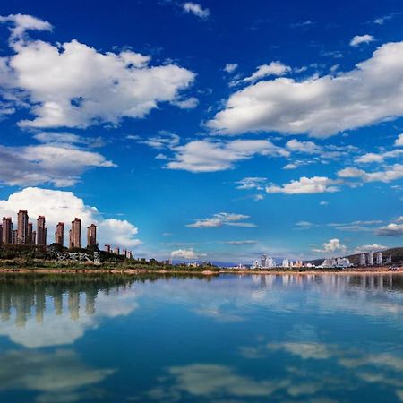 Doudou Meilan Fengqing Inn Цзинхун Экстерьер фото